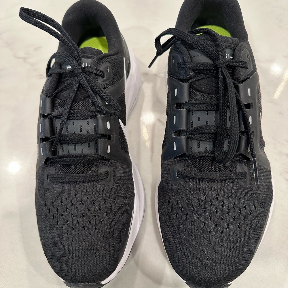Brand new! Nike Black Athletic Shoes with Mesh Upper and Padded Tongue